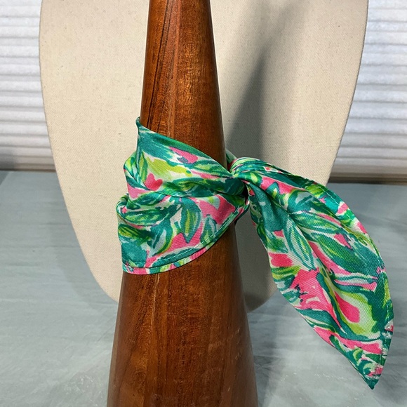 Lilly Pulitzer Pocket Square - Picture 4 of 4